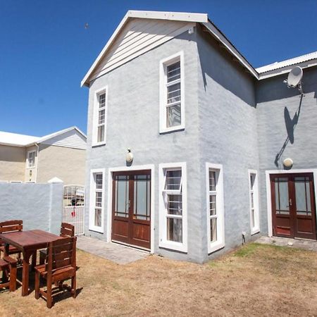 Dolphin Dance Lodge Port Elizabeth Exterior photo